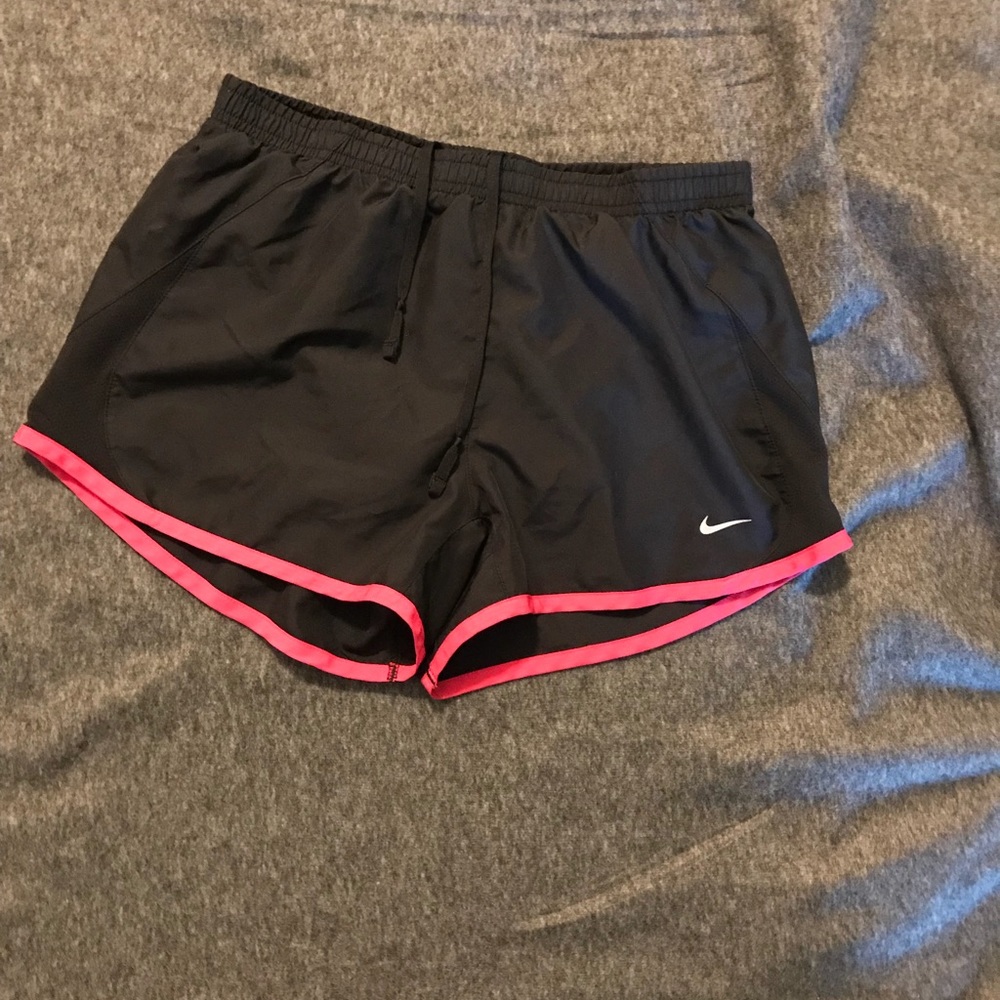 Nike shorts sz small